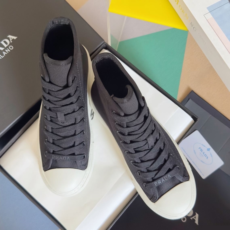 Pra*a casual shoes